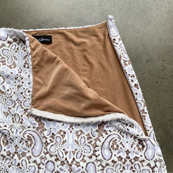 - 𝅺For Love and Lemons Vika White Lace Skirt with Nude Lining - Picture 9 of 12